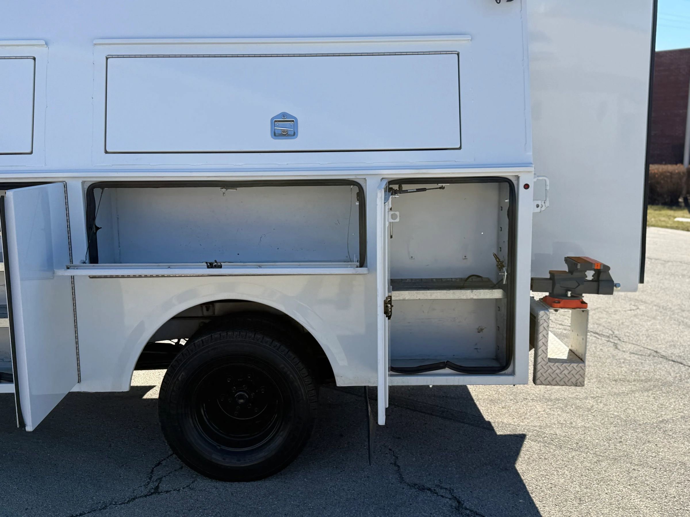 Used 2019 Mercedes-Benz Sprinter 170 w/ Chrome Grille Package image 14