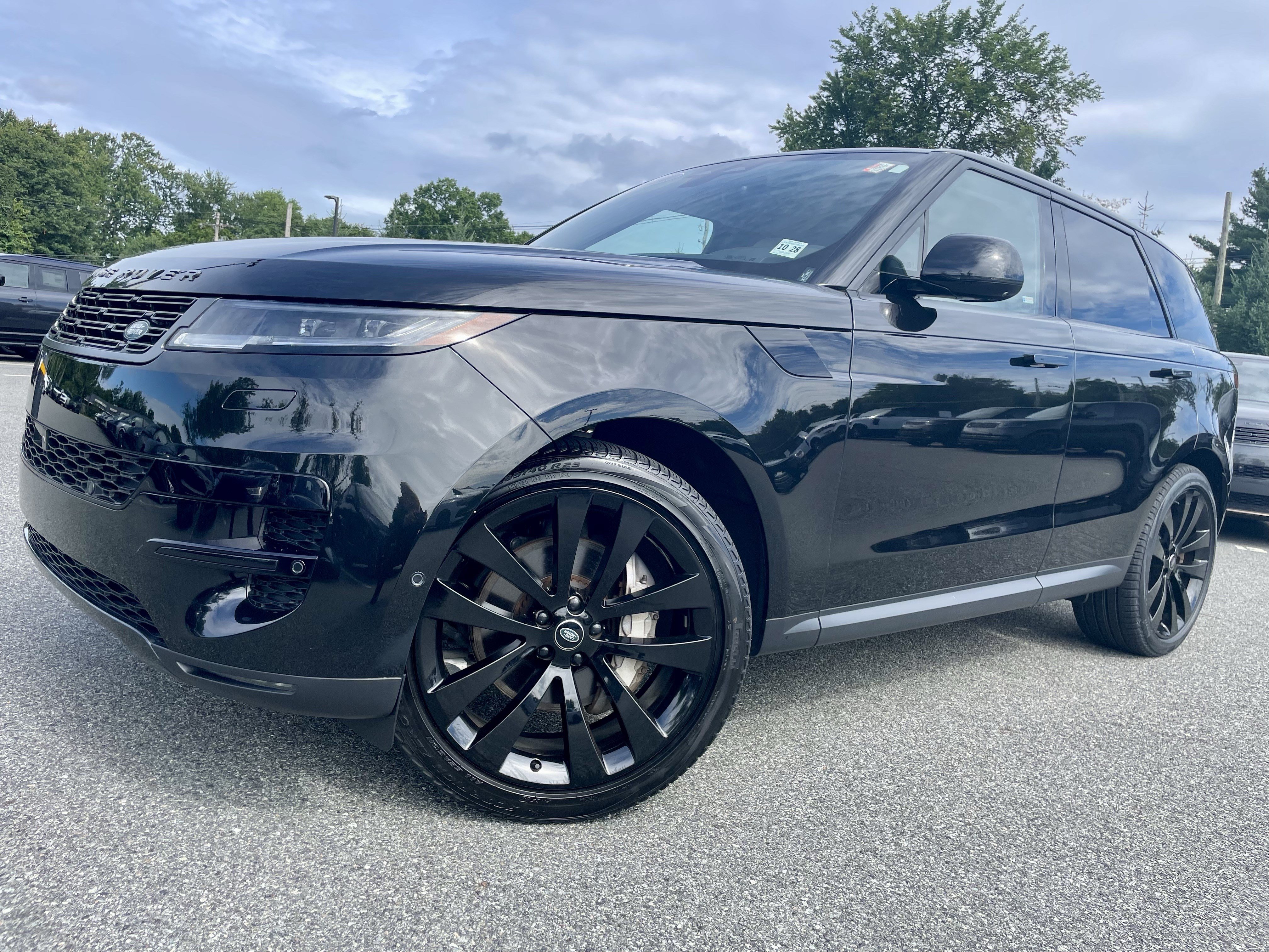 Used 2024 Land Rover Range Rover Sport SE AWD/4WD image 35
