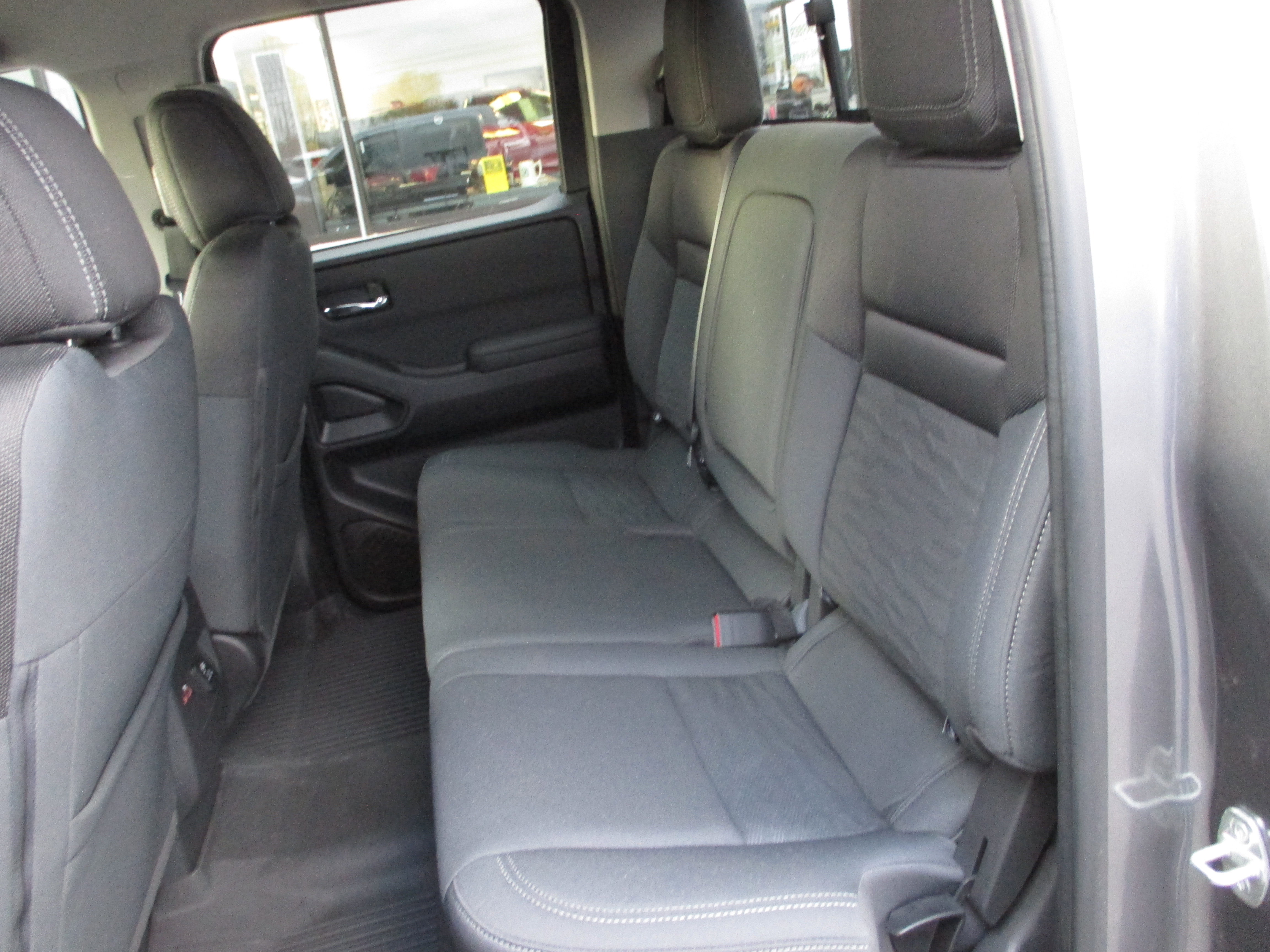 Used 2022 Nissan Frontier SV w/ Technology Package image 11