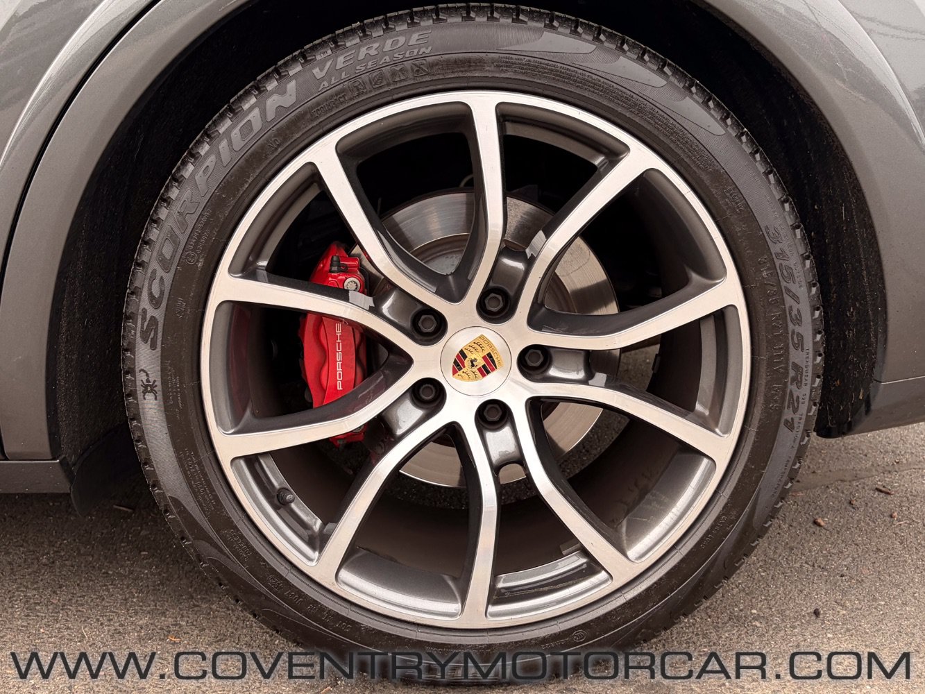 Used 2022 Porsche Cayenne GTS AWD/4WD image 9