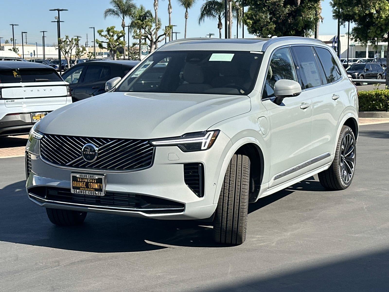 New 2026 Volvo XC90 T8 Plus AWD/4WD image 3