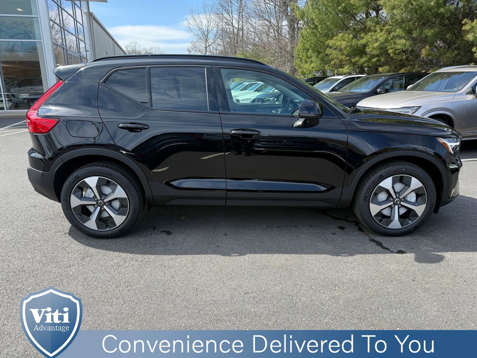 New 2026 Volvo XC40 B5 Plus w/ Climate Package image 9