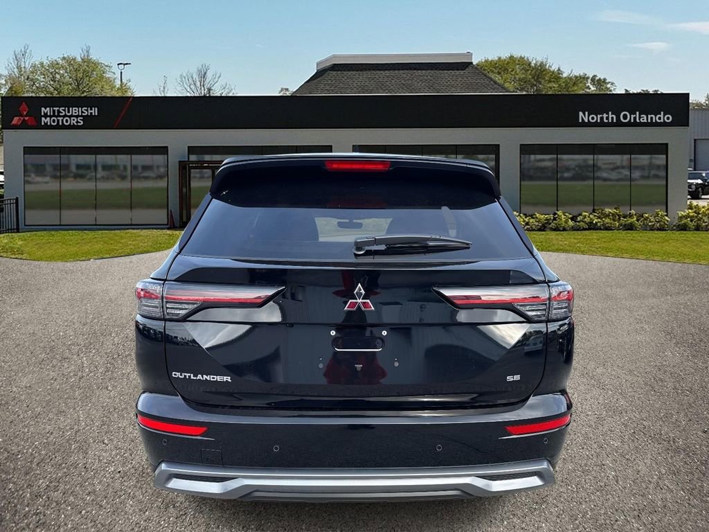 New 2026 Mitsubishi Outlander SE image 5