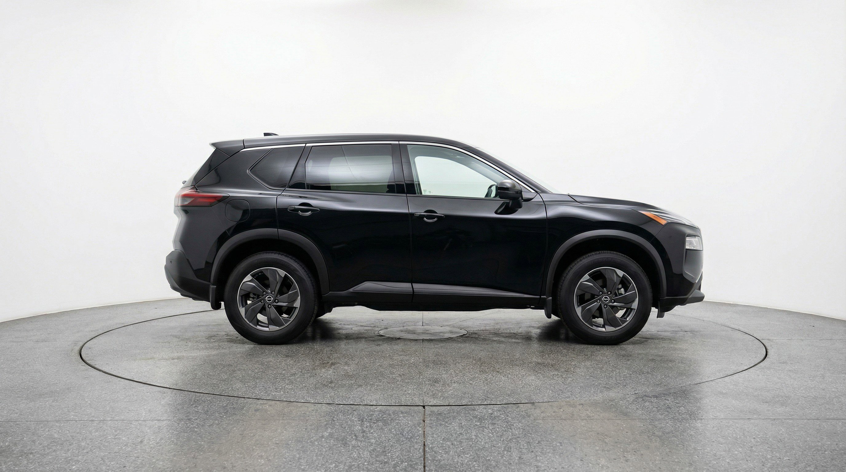 Used 2025 Nissan Rogue SV AWD/4WD image 11