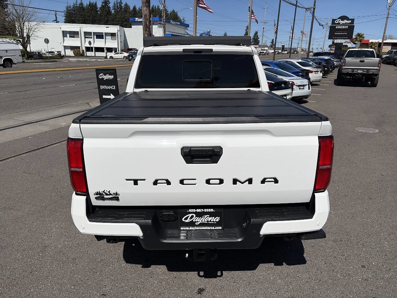 Used 2024 Toyota Tacoma TRD Sport w/ TRD Sport Upgrade Package AWD/4WD image 5