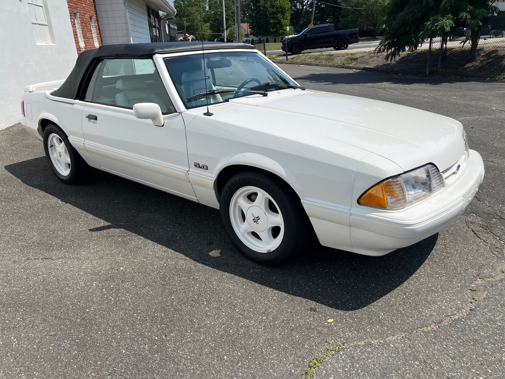 Used 1993 Ford Mustang LX RWD image 15