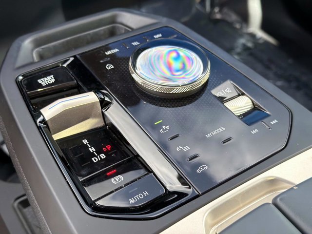 Used 2023 BMW iX M60 image 27