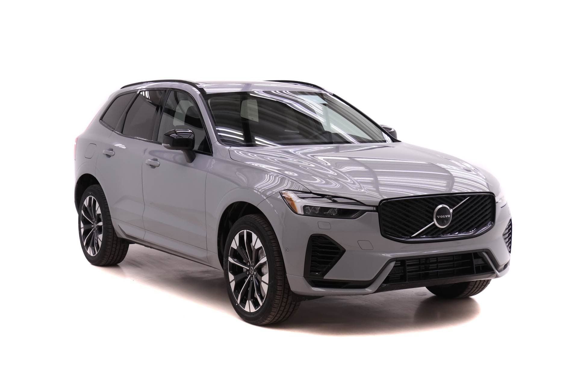 New 2026 Volvo XC60 T8 Plus w/ Protection Package Premier image 2