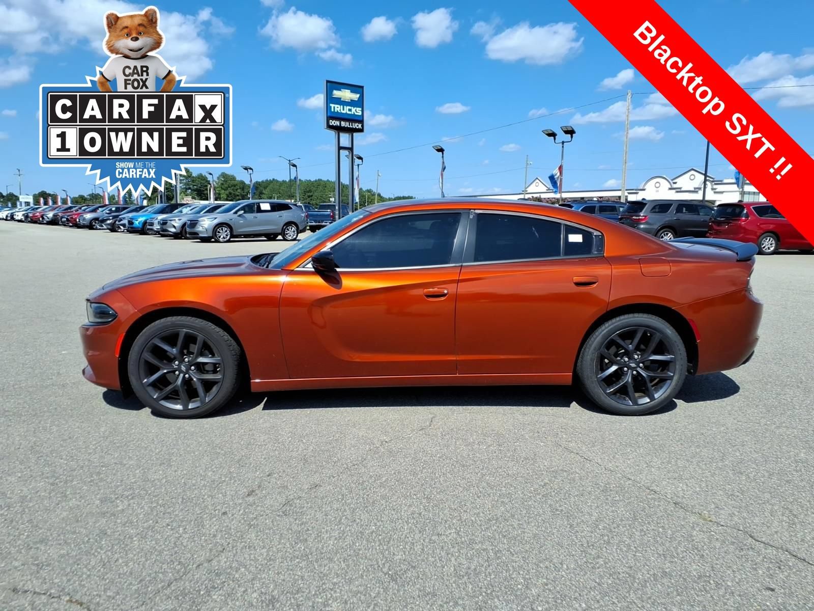 Used 2022 Dodge Charger SXT w/ Blacktop Package RWD image 2