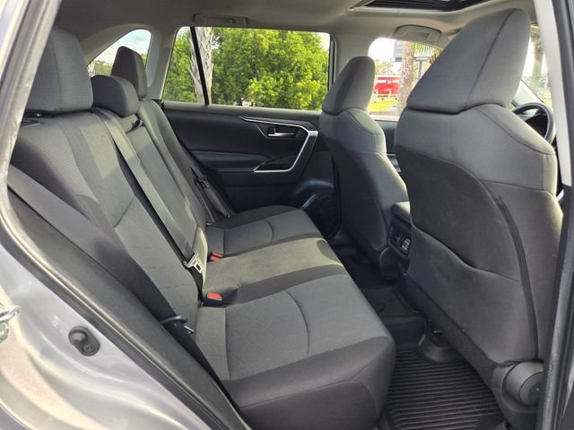 Used 2022 Toyota RAV4 XLE w/ Convenience Package FWD image 16