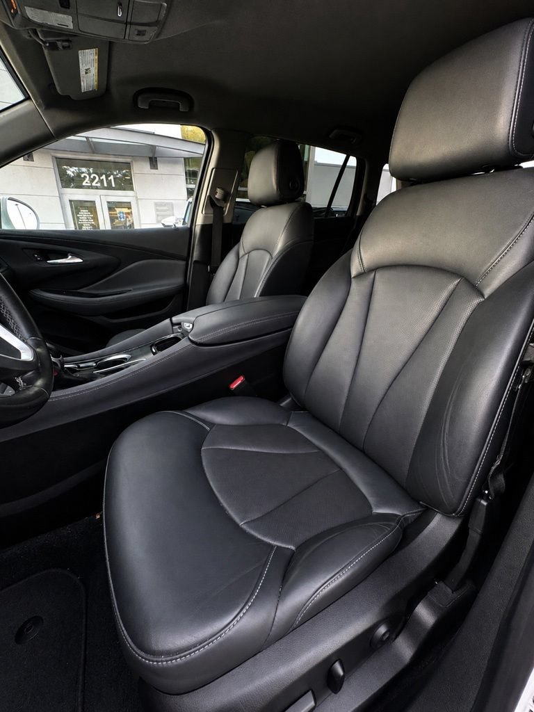 Used 2020 Buick Envision Essence AWD/4WD image 11