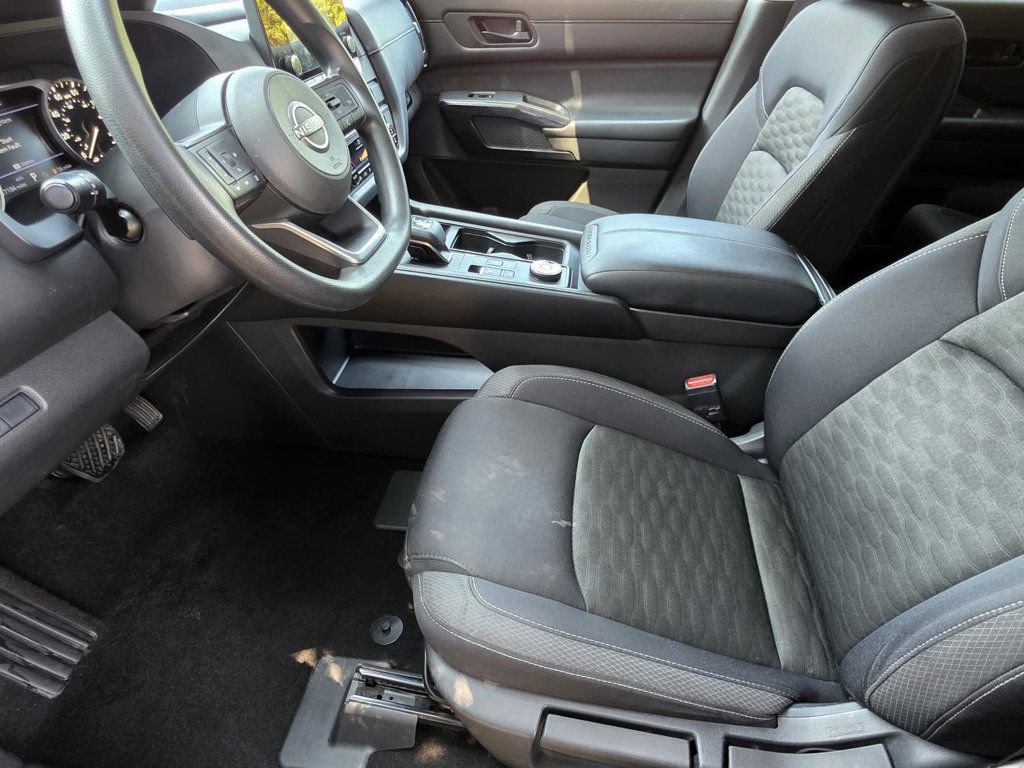 Used 2023 Nissan Pathfinder S w/ Cargo Package image 6