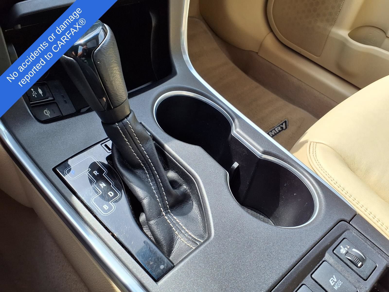 Used 2015 Toyota Camry XLE w/ Moonroof Package FWD image 24