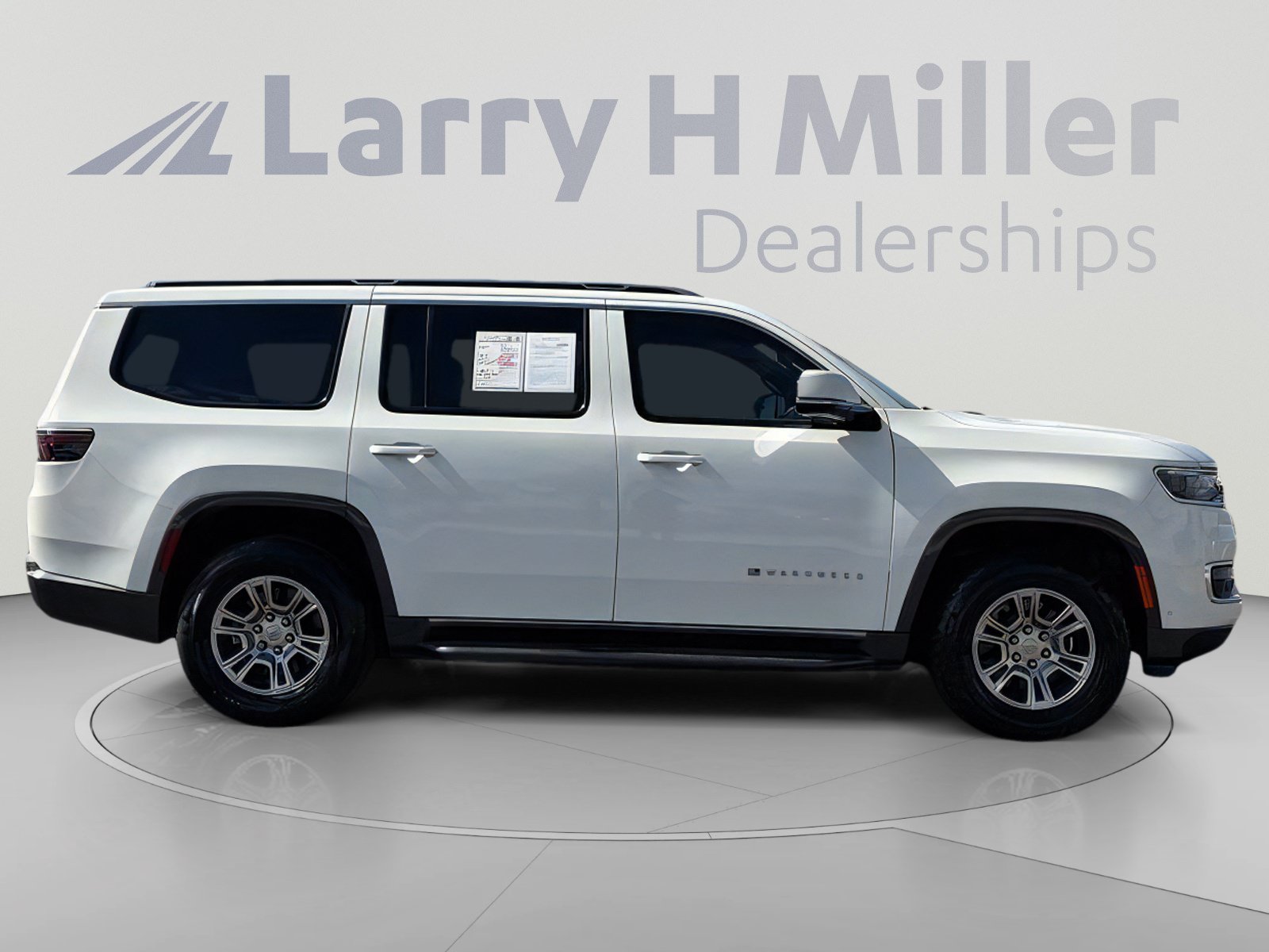 Used 2022 Jeep Wagoneer Series I AWD/4WD image 6