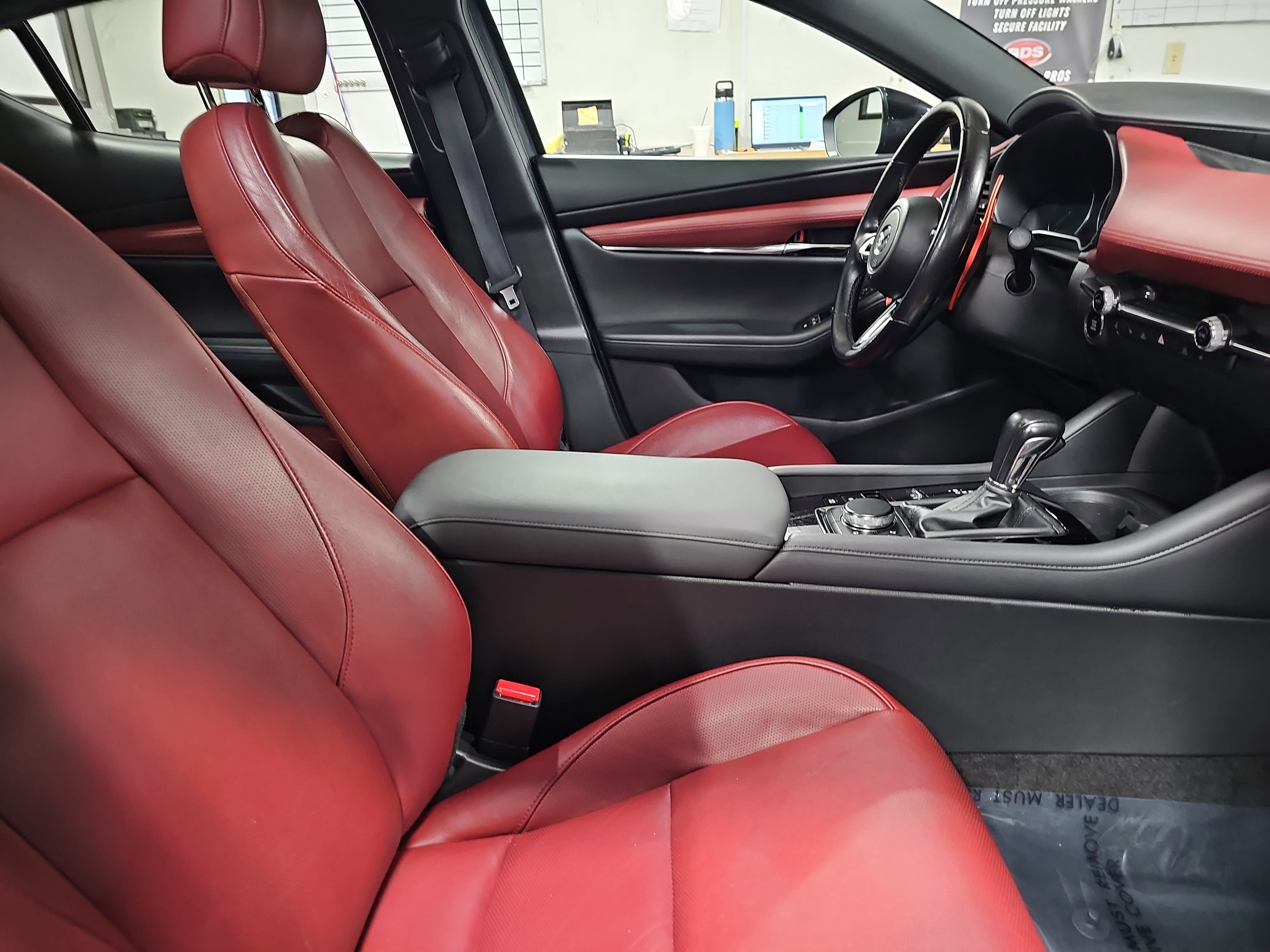 Used 2021 MAZDA MAZDA3 Hatchback w/Premium Plus Pkg image 10