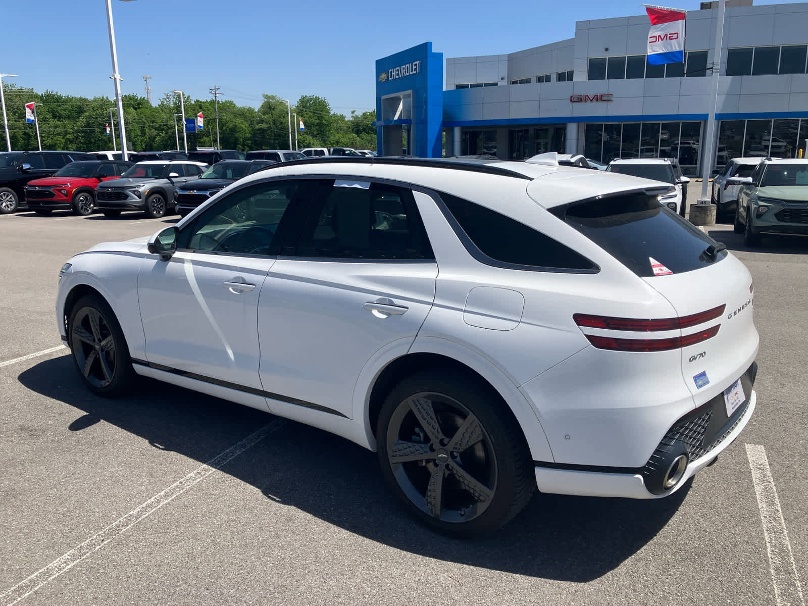 Used 2022 Genesis GV70 3.5T Sport w/ Sport Prestige Package AWD/4WD image 5