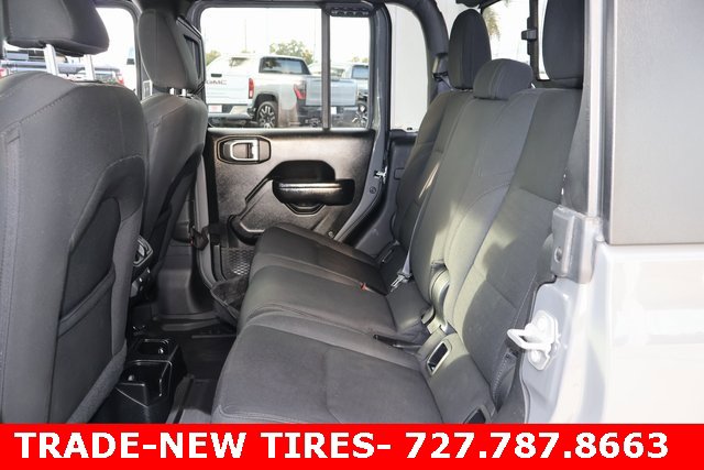 Used 2021 Jeep Gladiator Willys image 11