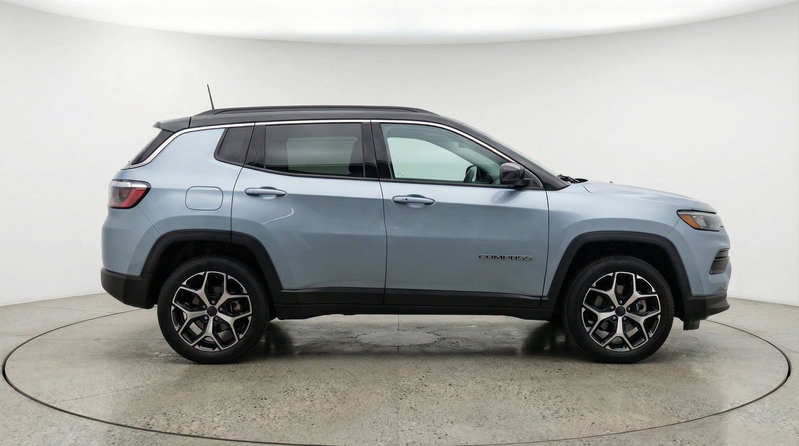 Used 2025 Jeep Compass Limited AWD/4WD image 11