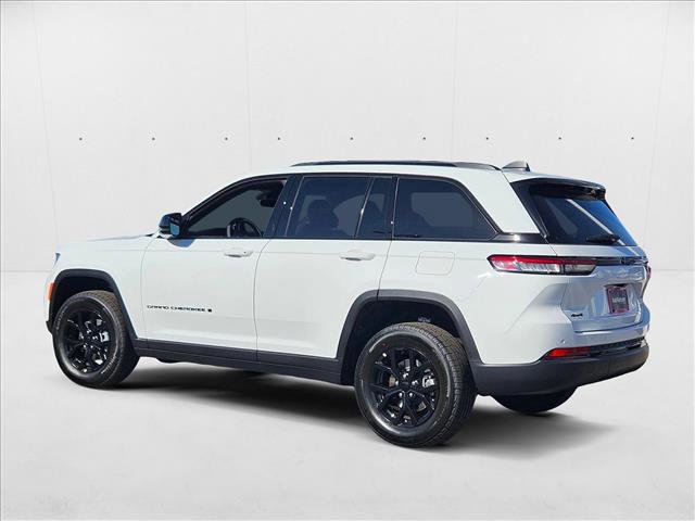 New 2025 Jeep Grand Cherokee Altitude image 9