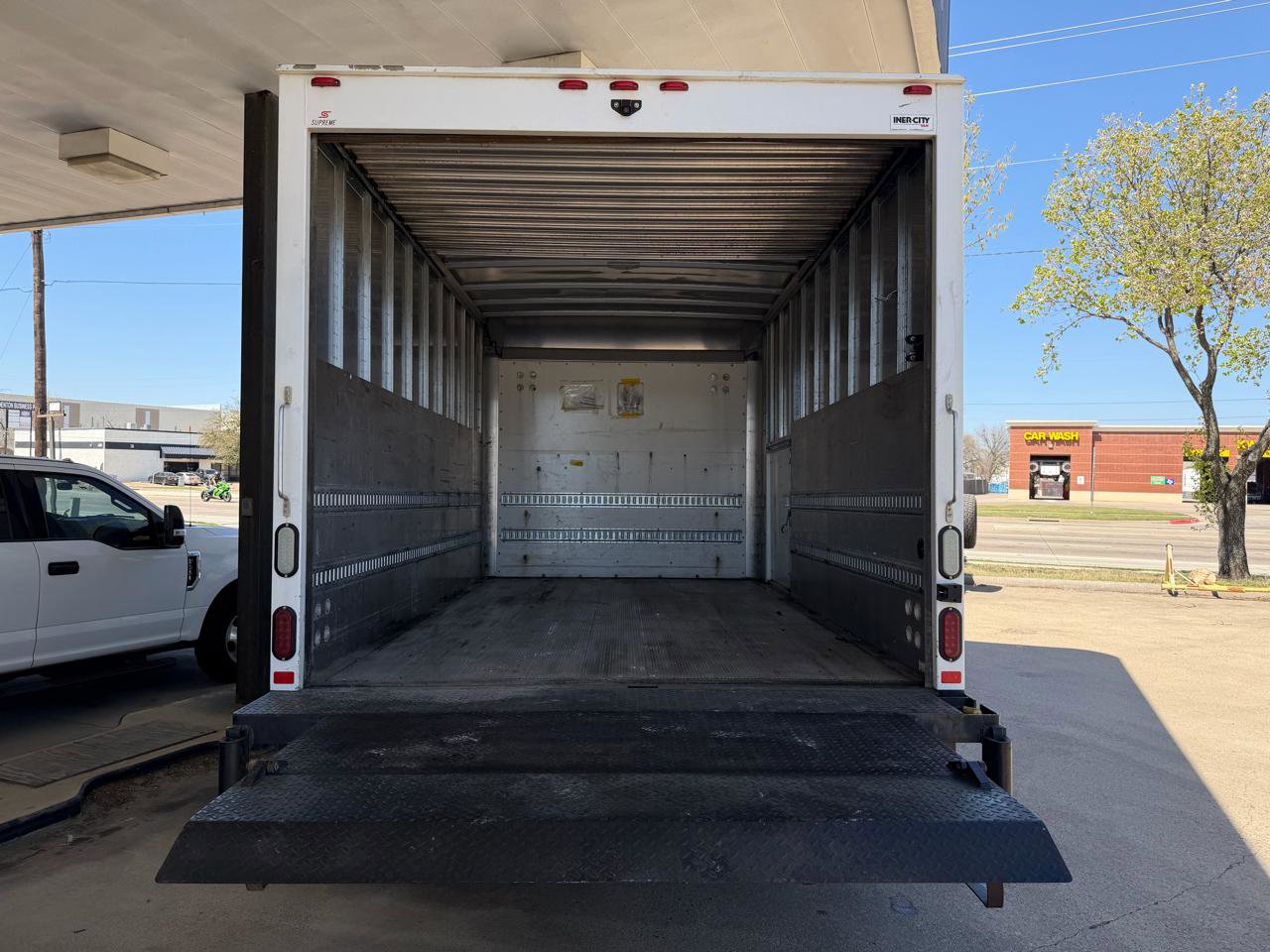 Used 2017 Chevrolet Express 3500 RWD image 26