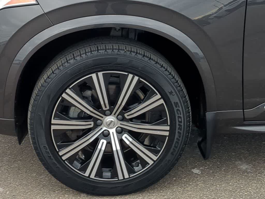 Certified 2024 Volvo XC90 B5 Core w/ Protection Package Premier AWD/4WD image 13