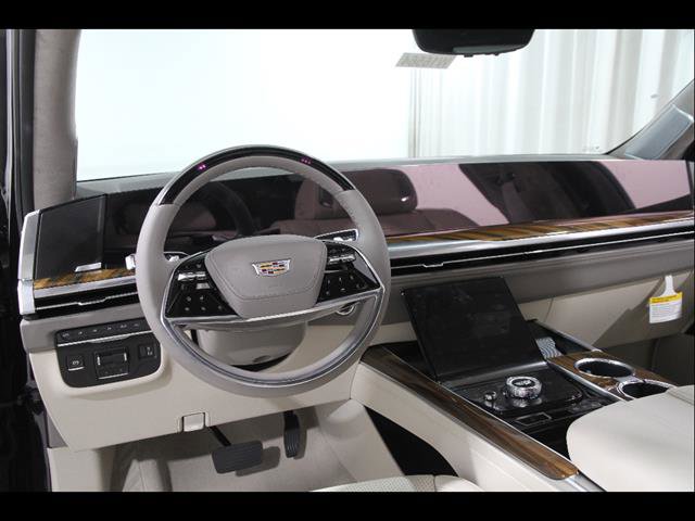 New 2025 Cadillac Escalade ESV Premium Luxury Platinum w/ LPO, Floor Liner Package AWD/4WD image 7