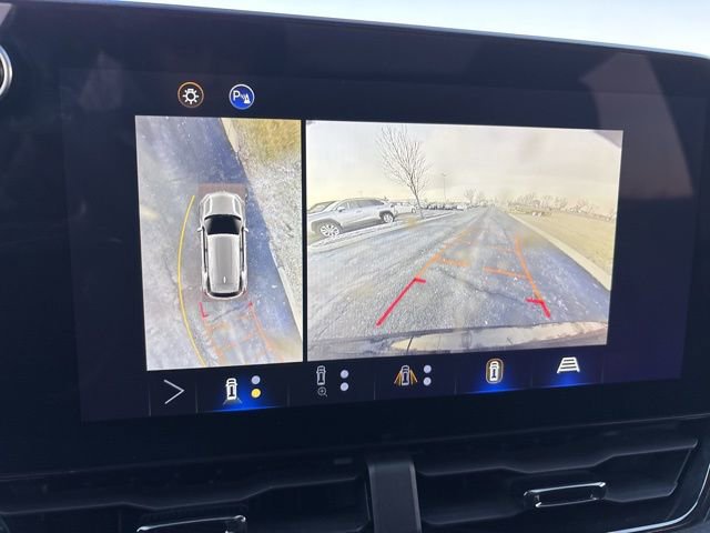 Used 2025 Chevrolet Equinox RS w/ Safety and Technology Package image 35