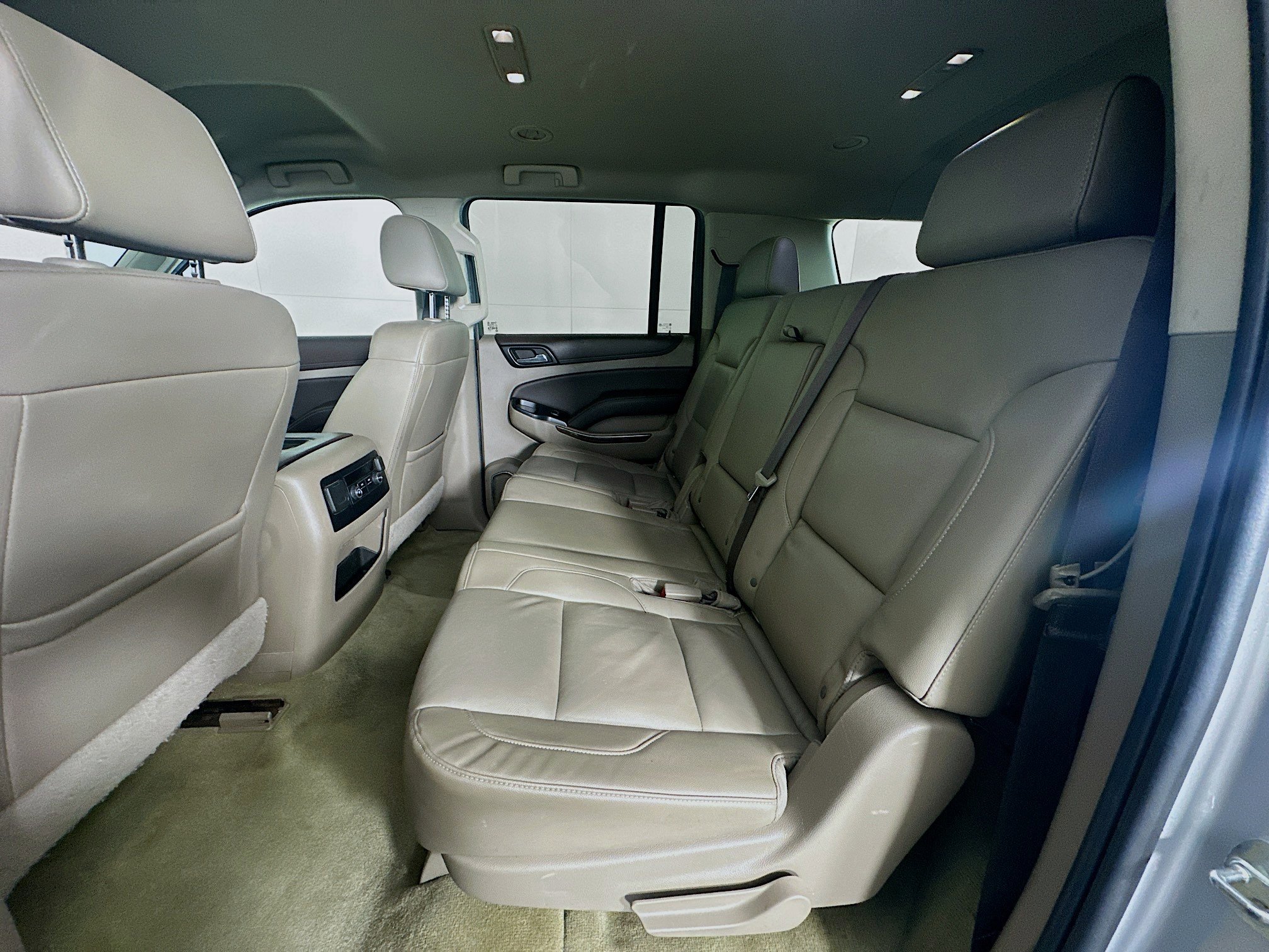 Used 2018 Chevrolet Suburban LT image 27