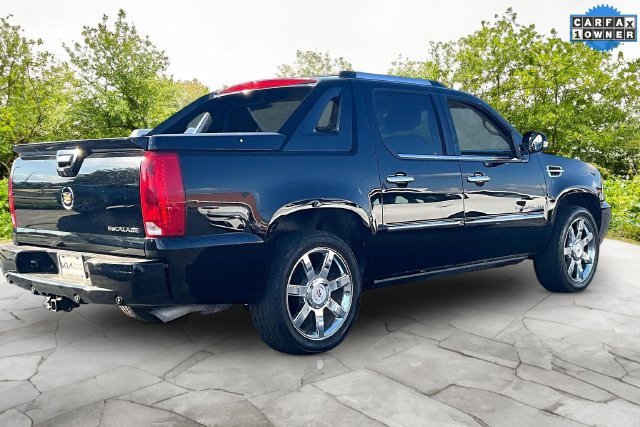 Used 2013 Cadillac Escalade EXT Premium AWD/4WD image 2