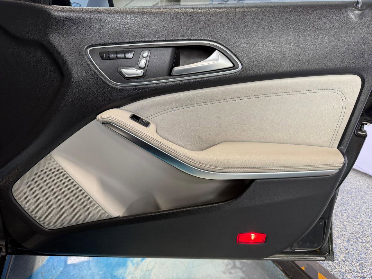 Used 2018 Mercedes-Benz CLA 250 4MATIC image 26