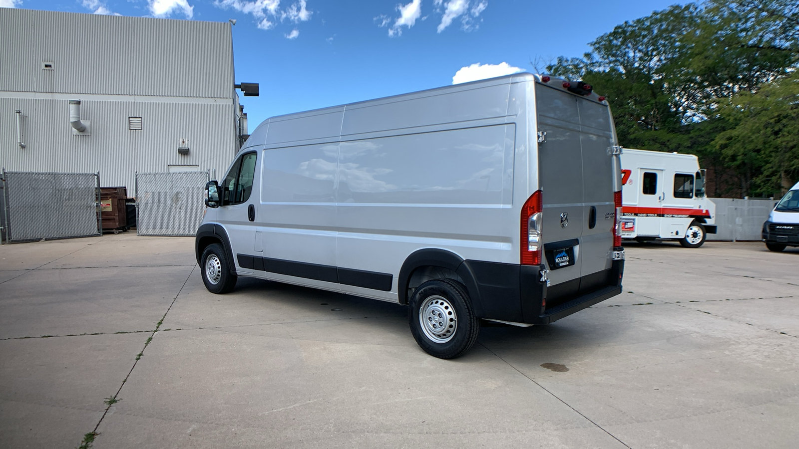 Used 2024 RAM ProMaster 2500 w/ Convenience Group FWD image 3