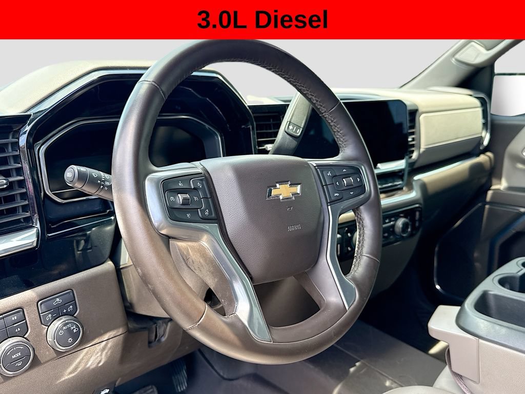 Used 2024 Chevrolet Silverado 1500 LT AWD/4WD image 11