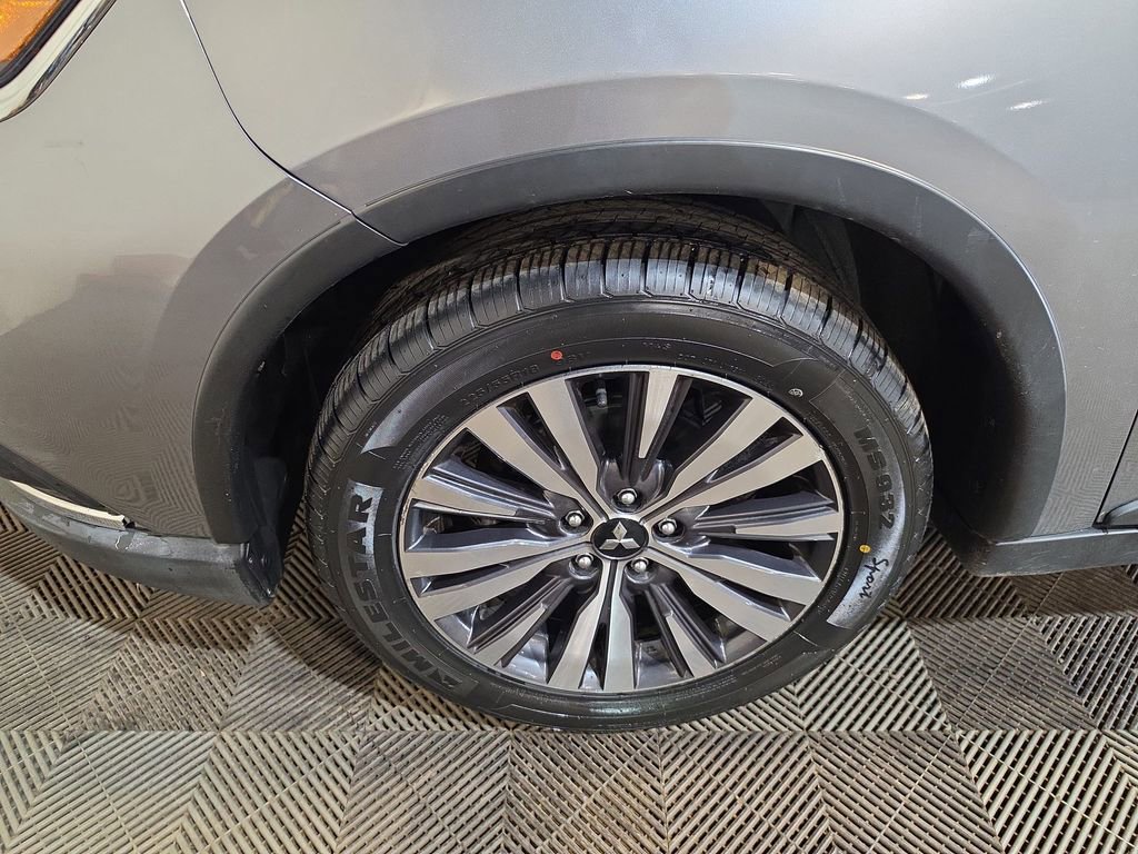 Used 2020 Mitsubishi Outlander SEL AWD/4WD image 18