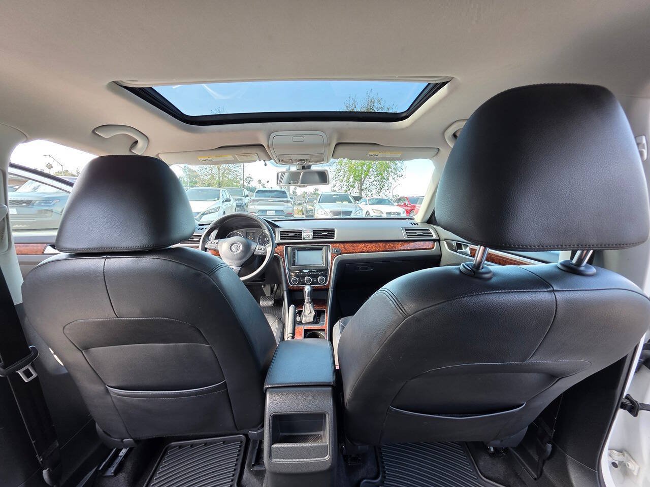 Used 2012 Volkswagen Passat 2.5 SEL Premium FWD image 31