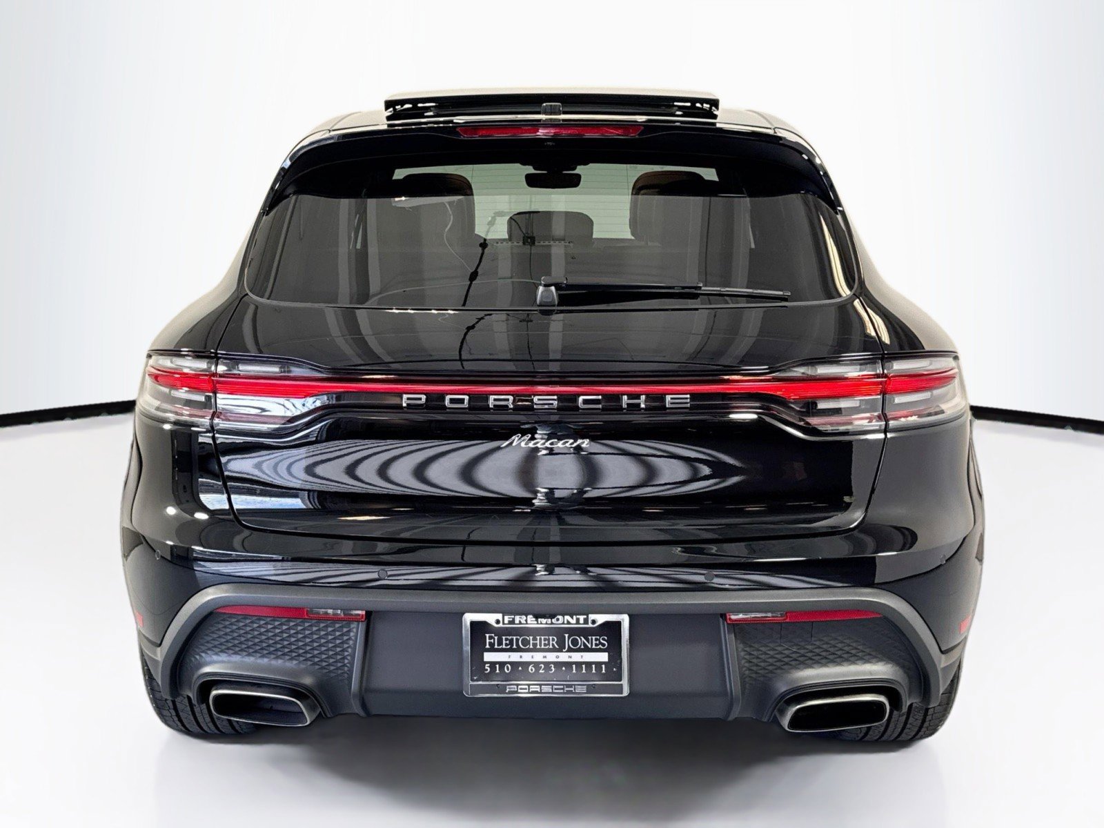 Certified 2025 Porsche Macan image 10