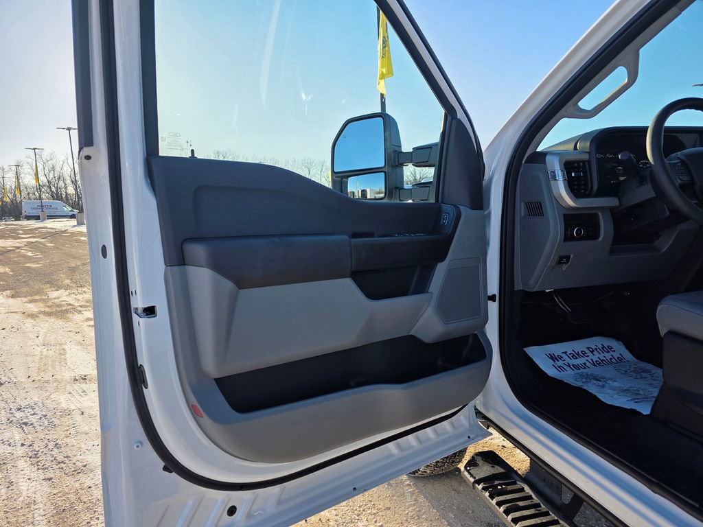 New 2026 Ford F350 XL w/ XL Chrome Package image 28