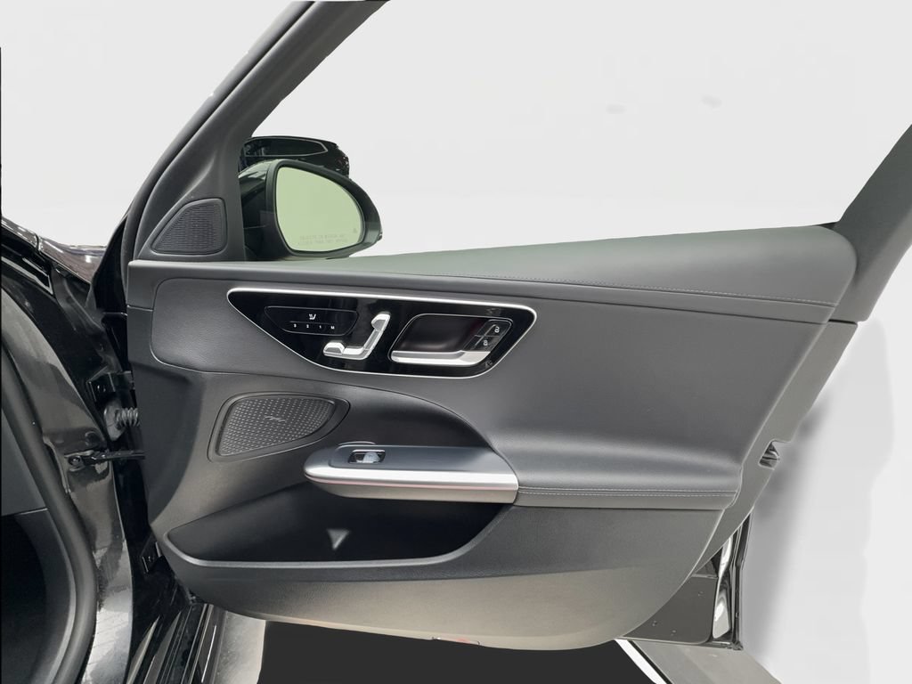 Used 2023 Mercedes-Benz C 300 Sedan image 32