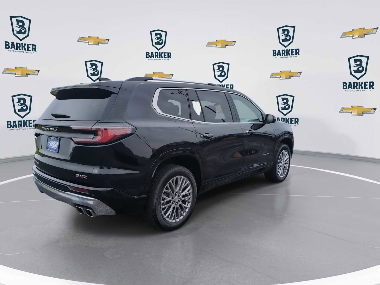 Used 2024 GMC Acadia Denali AWD/4WD image 8