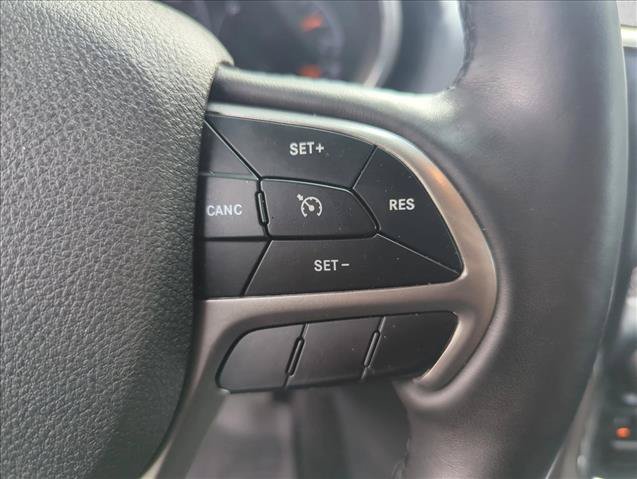 Used 2018 Jeep Grand Cherokee Overland AWD/4WD image 15