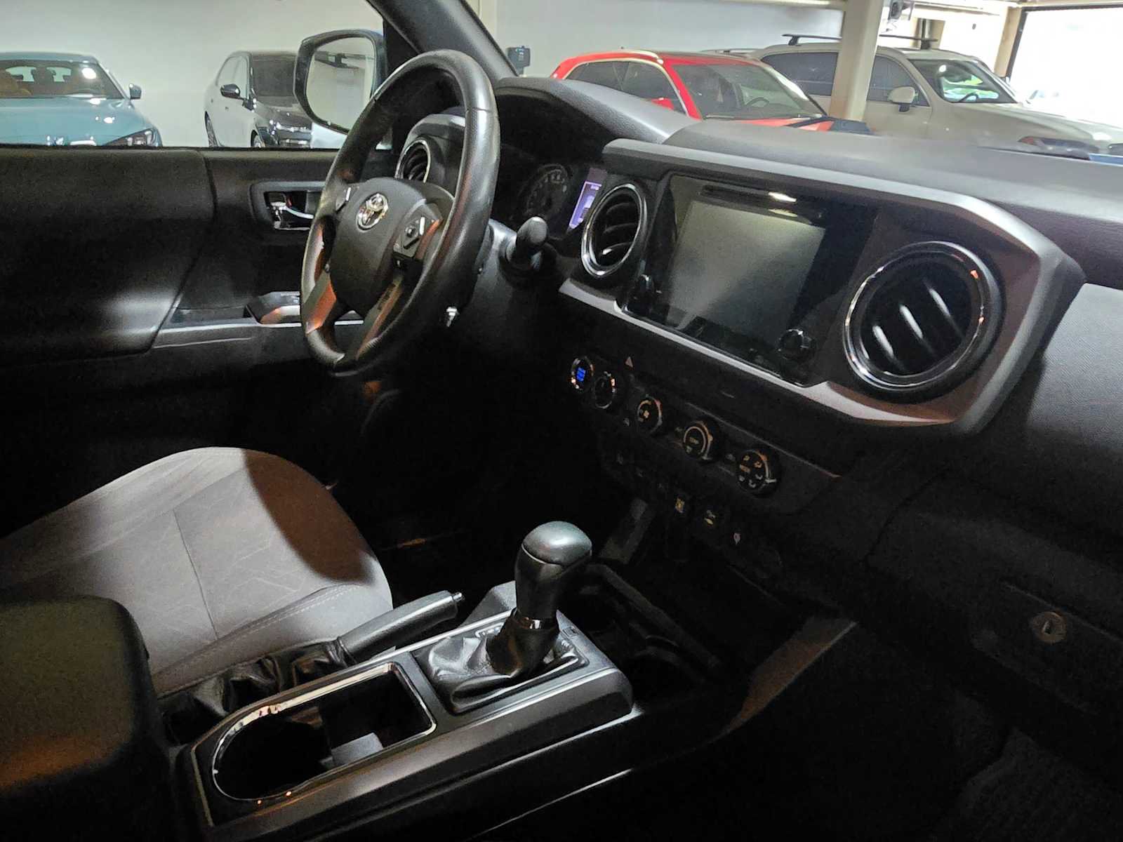 Used 2019 Toyota Tacoma TRD Off-Road w/ Technology Package AWD/4WD image 11