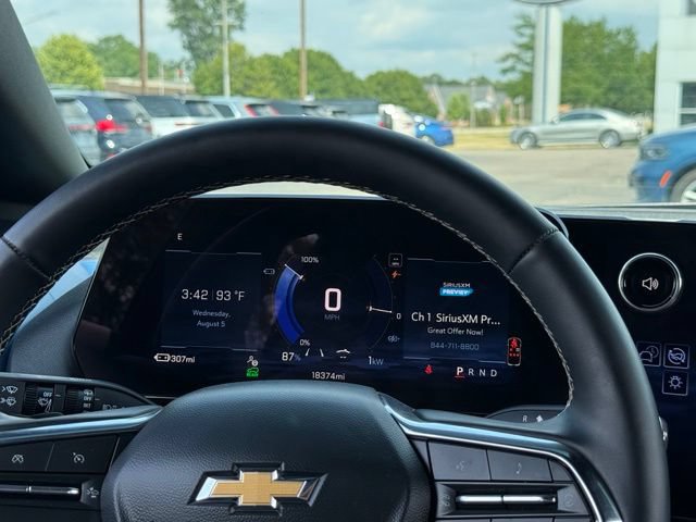 Used 2025 Chevrolet Equinox EV LT FWD image 9