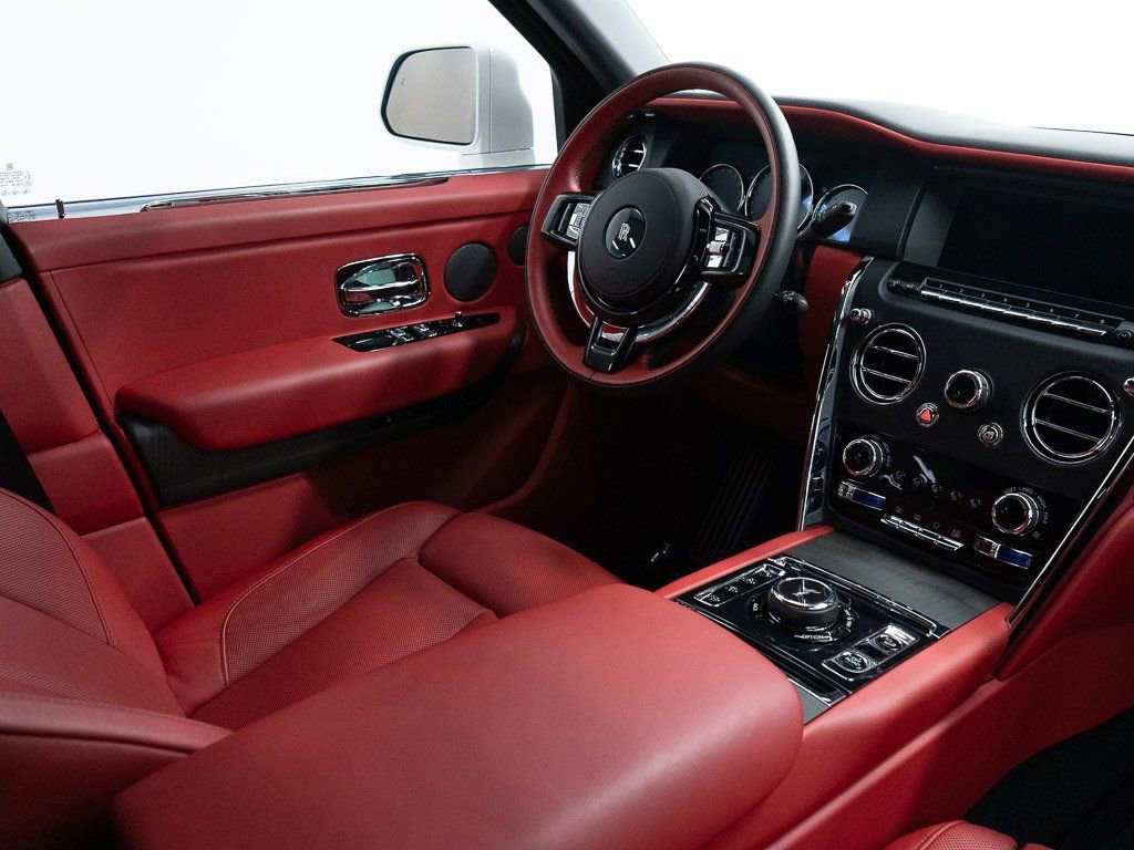Certified 2024 Rolls-Royce Cullinan image 34