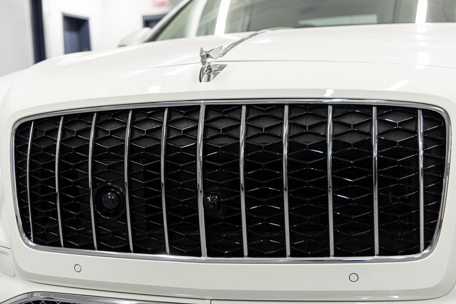 Certified 2026 Bentley Flying Spur Plug-In Hybrid image 9