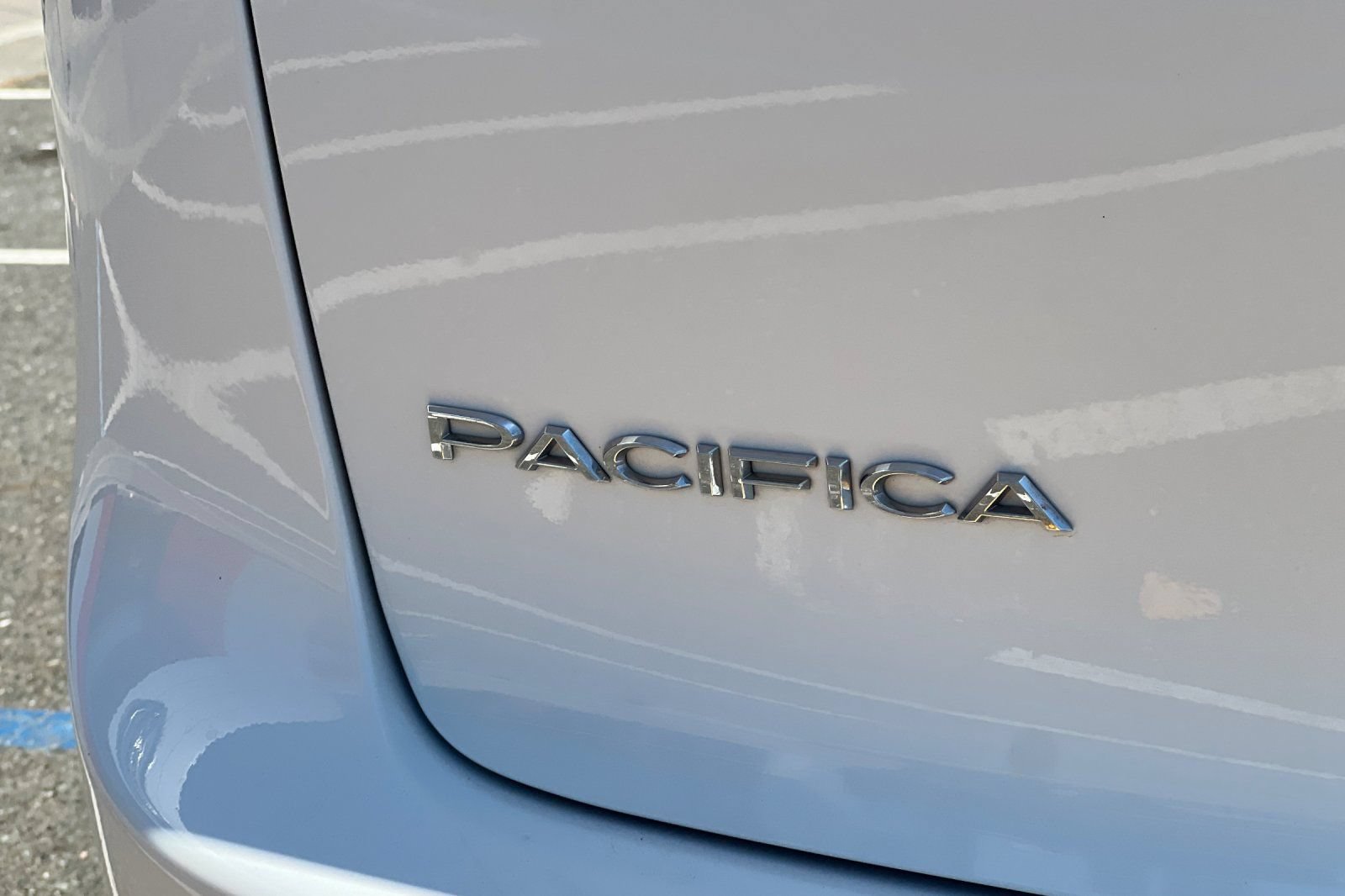 Used 2024 Chrysler Pacifica Limited FWD image 35