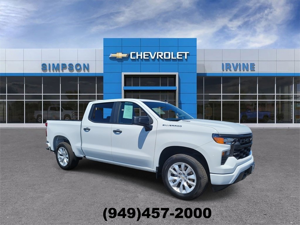 Used 2025 Chevrolet Silverado 1500 Custom image 2