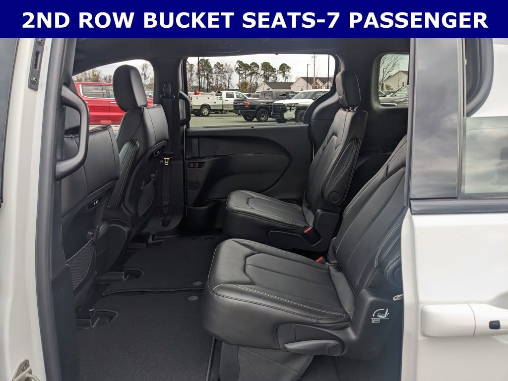 New 2026 Chrysler Pacifica Select w/ S Appearance Package image 7