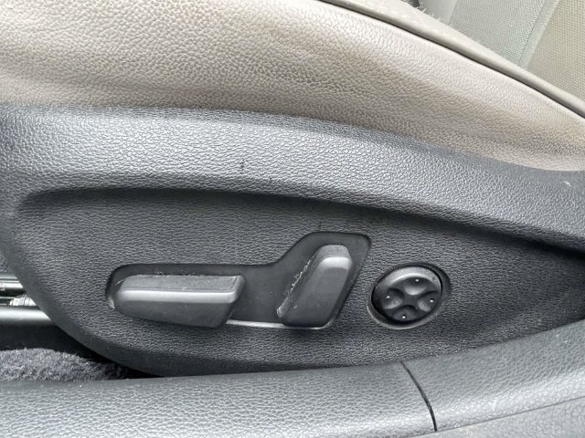 Used 2015 Hyundai Sonata Limited w/ Option Group 06 FWD image 15