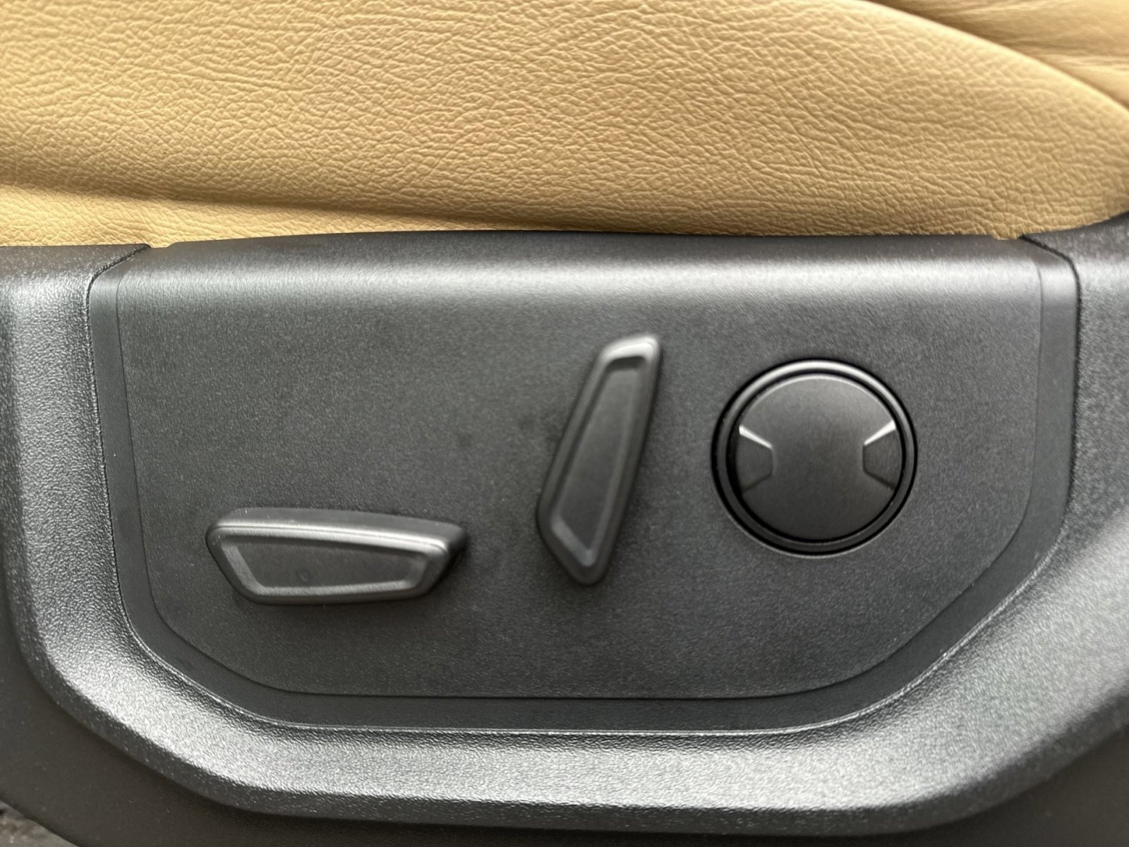 Used 2019 Ford F150 XLT w/ Equipment Group 302A Luxury image 14