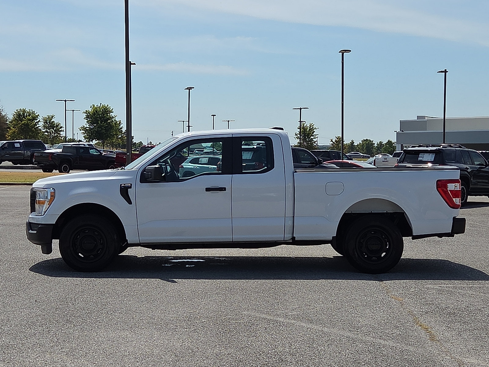 Used 2022 Ford F150 XL w/ Equipment Group 101A High RWD image 3