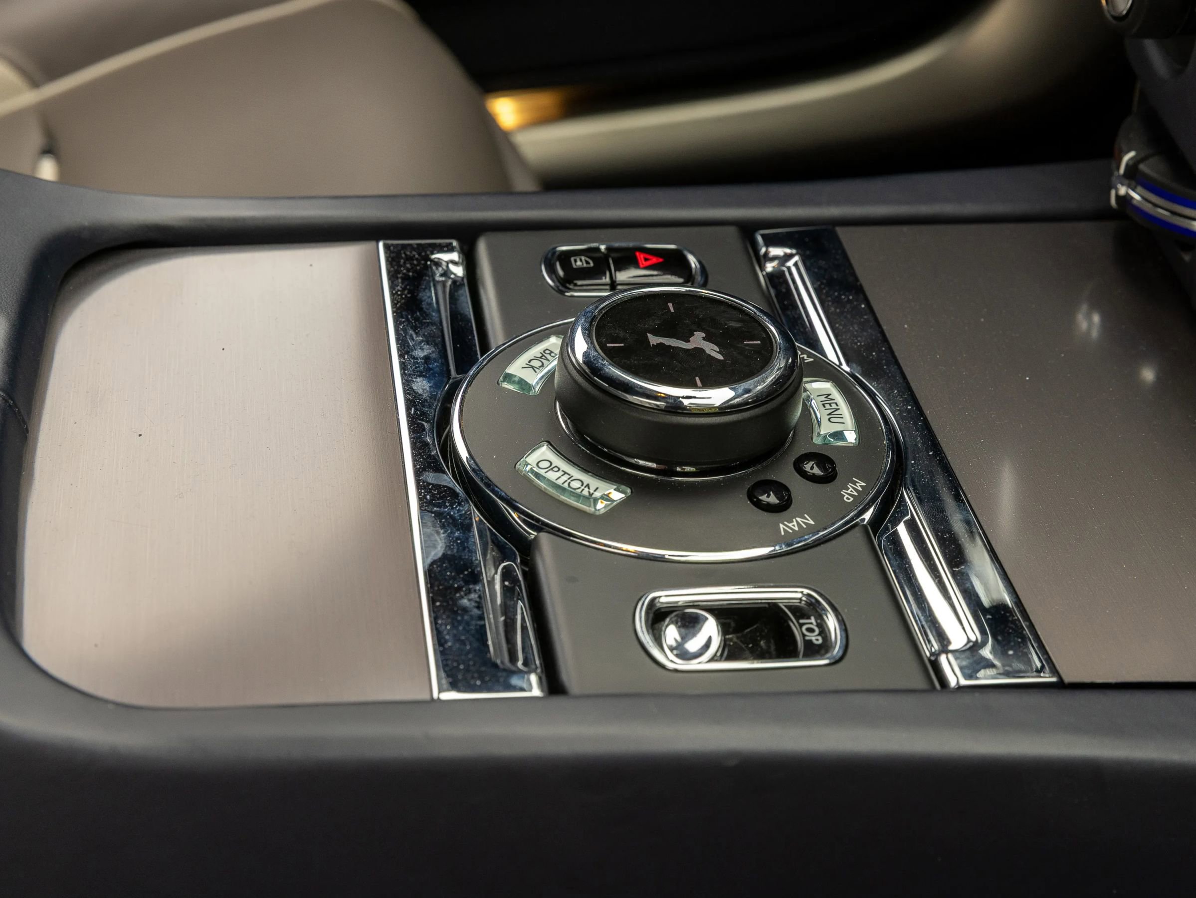 Used 2020 Rolls-Royce Dawn image 39